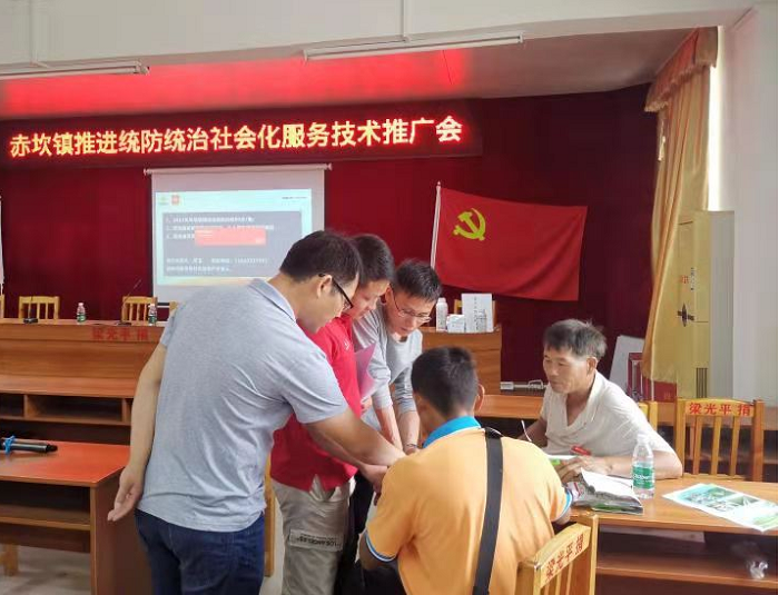 无人机飞防带动新农人实现“家门口”就业——江门市供销社持续推进“我为群众办实事”实践活动技术推广服务